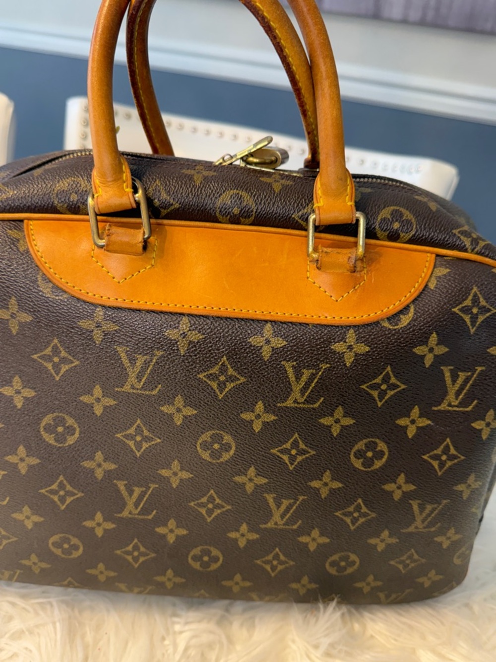 Louis Vuitton Deauville Monogram Canvas Satchel w/ Lock & Clochette Authentic - Picture 5 of 16